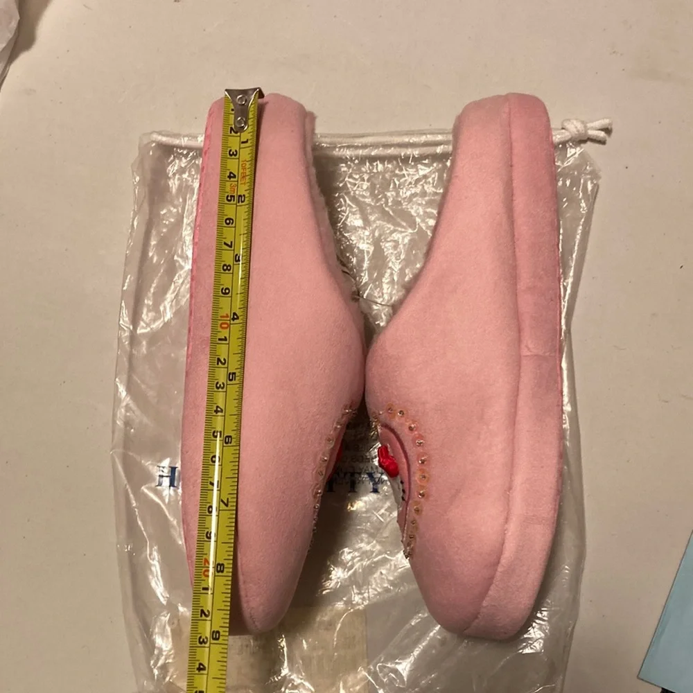*PRICE DROP*GIRLS HELLO KITTY PLUSH Faux Suede Pink SLIPPERS Sz 4-5 NWOT/NIB